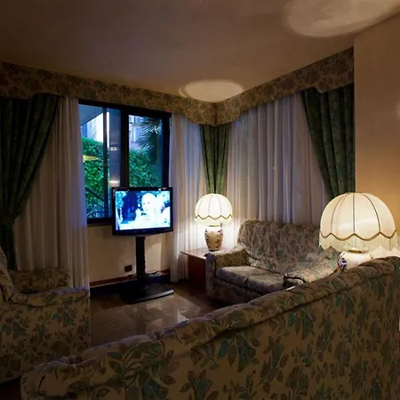 מלון Leonardo Da Vinci סאסארי
