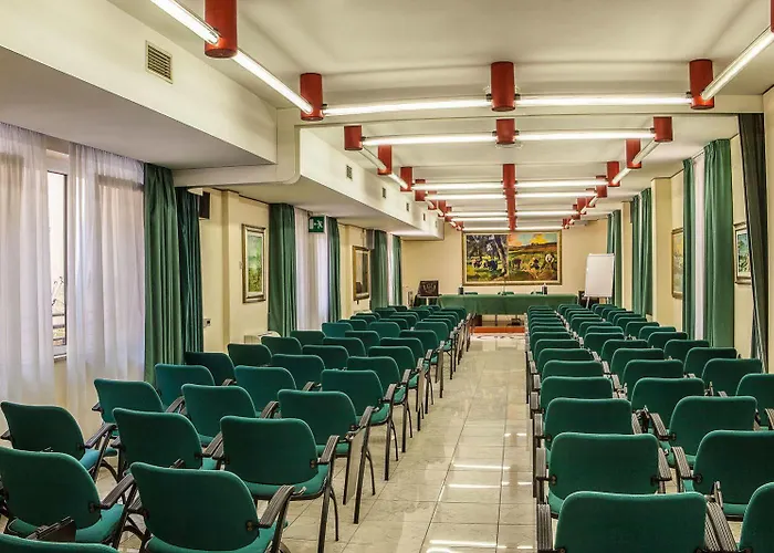 Leonardo Da Vinci Hotel 3*