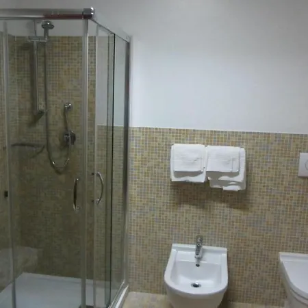 Hotell Leonardo Da Vinci 3*