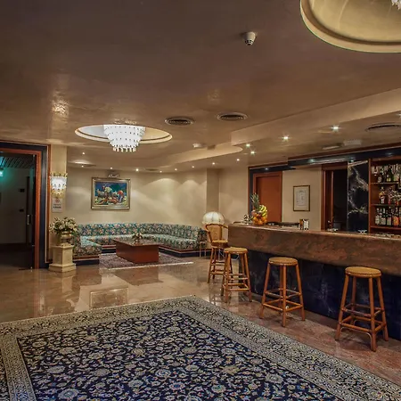 Hotell Leonardo Da Vinci 3*
